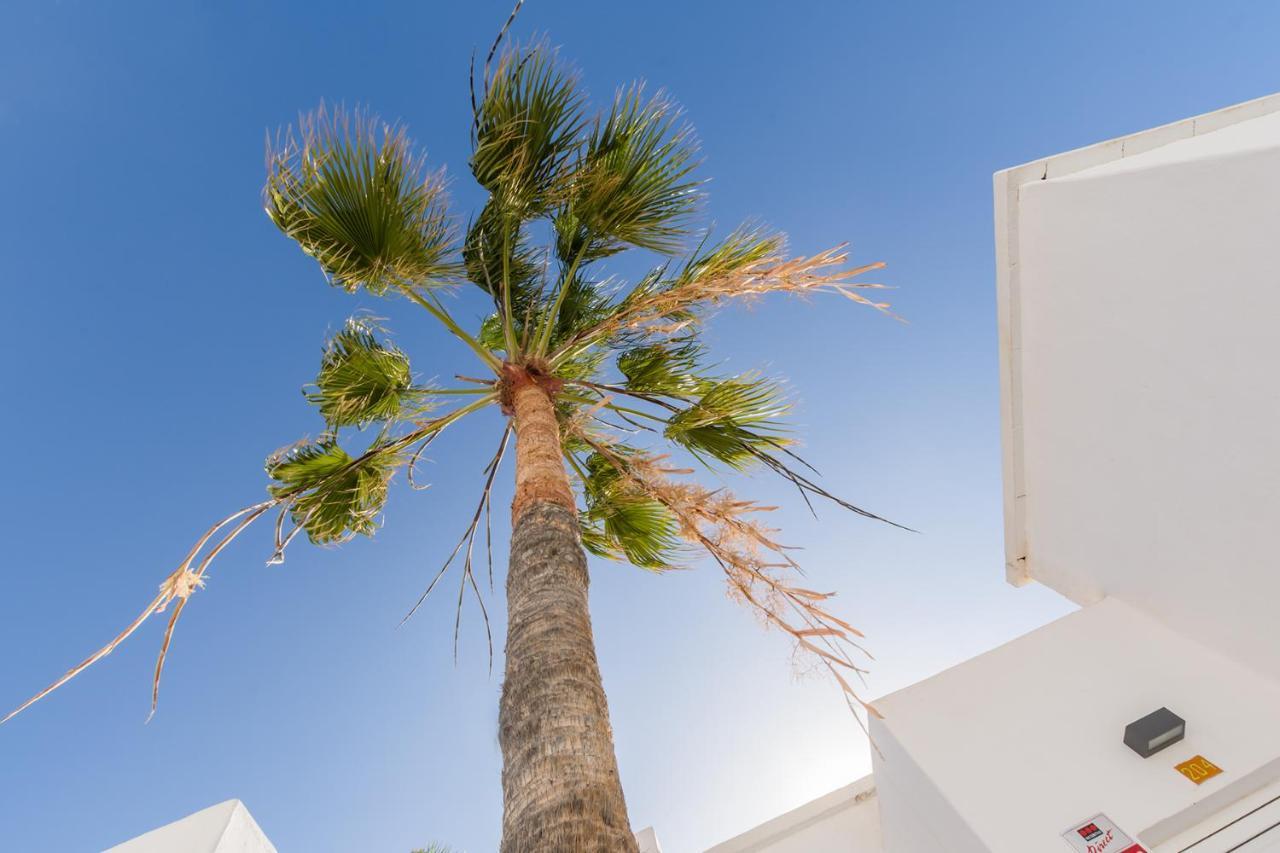 Conylanza Tabayba Blue Apartment Costa Teguise Bagian luar foto