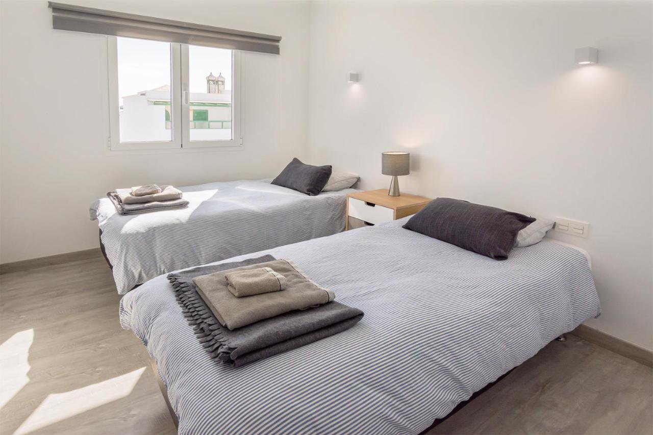 Conylanza Tabayba Blue Apartment Costa Teguise Bagian luar foto
